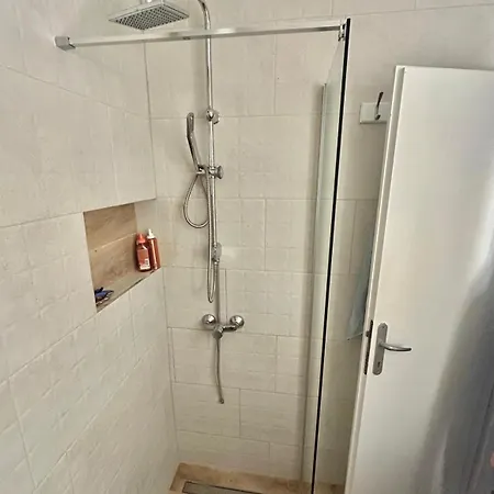 Fizz Lägenhet Vodice